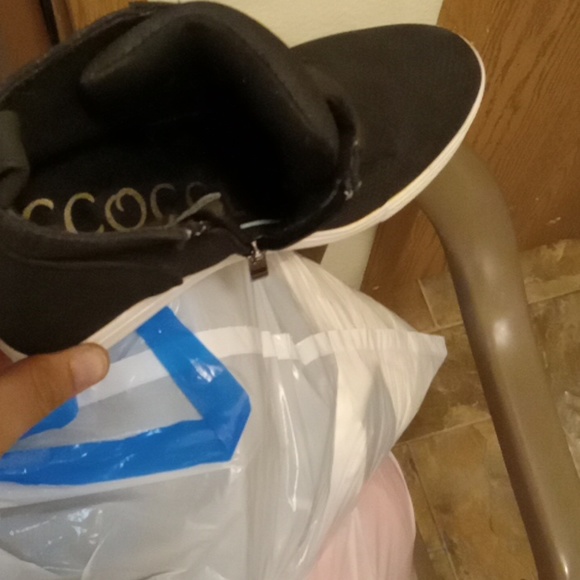 CCOÇCI WOMENS BLCK WHITE IN COLOR SIZE 9 ZIPPER FOR EASY ON OR OFF - Picture 3 of 3